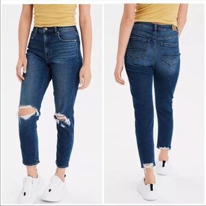 EXCELLENT CONDITION AMERICAN EAGLE STRETCH DISTRESSED CURVY MOM JEAN 8 X-LONG